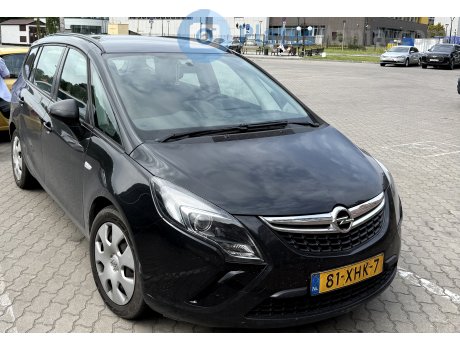 81-XHK-7, Opel Zafira