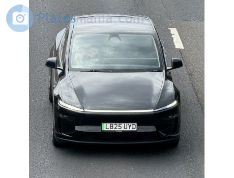 LB25 UYD, Tesla Model Y