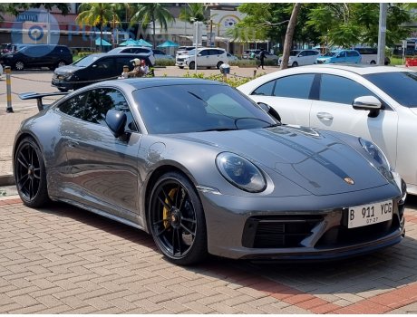 B 911 YCG, Porsche 911