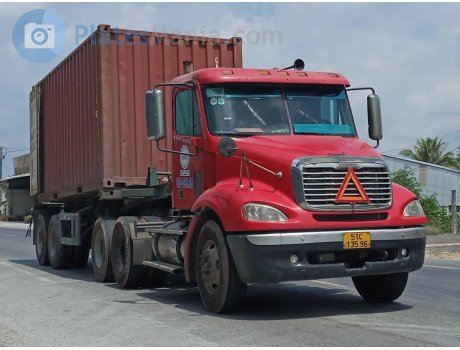 51C-135.96, Freightliner Columbia