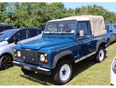 6892, Land Rover Defender