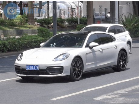 粤S·G637W, Porsche Panamera