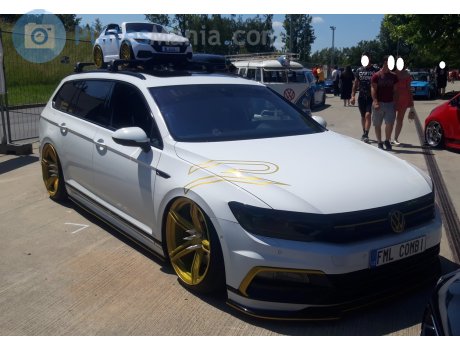 FML C0MBI, Volkswagen Passat