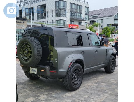 702MPA, Land Rover Defender