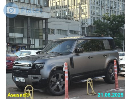CB 0009 AT, Land Rover Defender