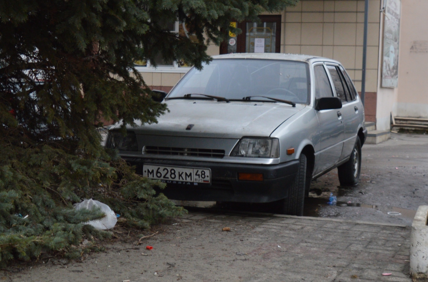 м 628 км 48, Suzuki Swift 1st gen 5-door Hatch (SA), 1984–1989