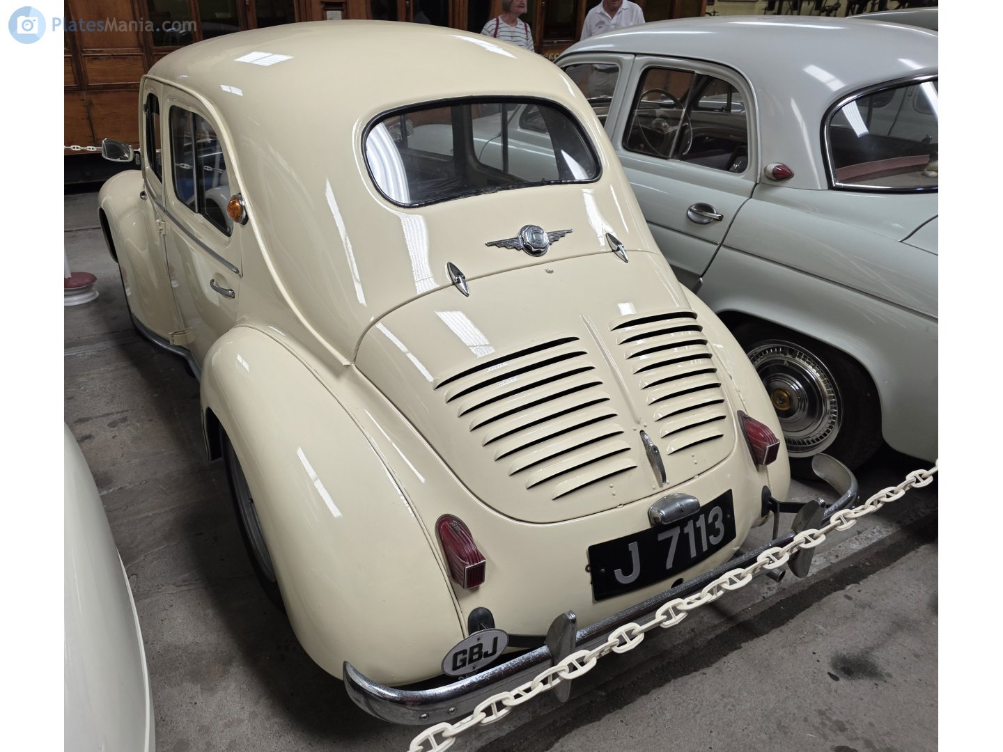 J7113, Renault 4CV 