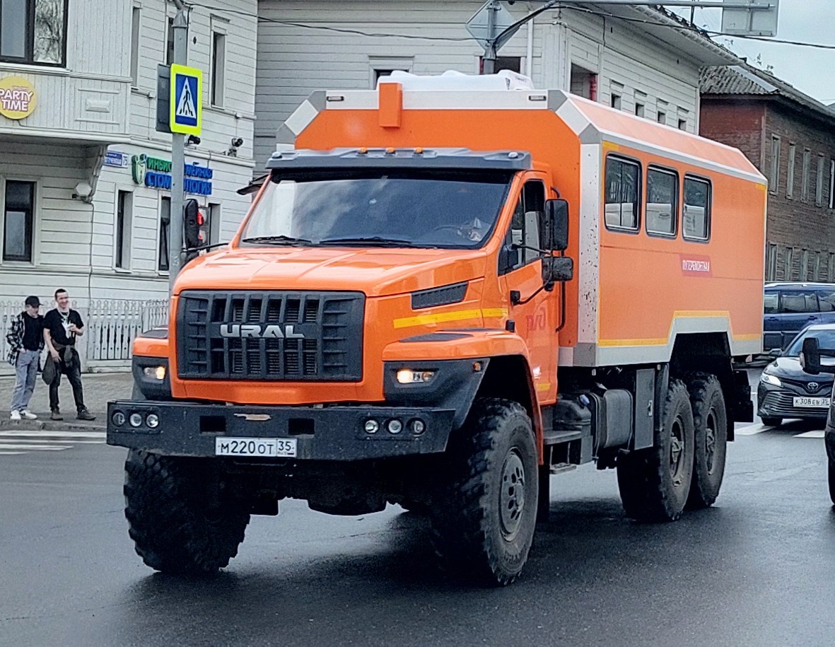 м 220 от 35, Ural (UralAZ) 4320/5557 4320/5557 Next  6×6, 2015–