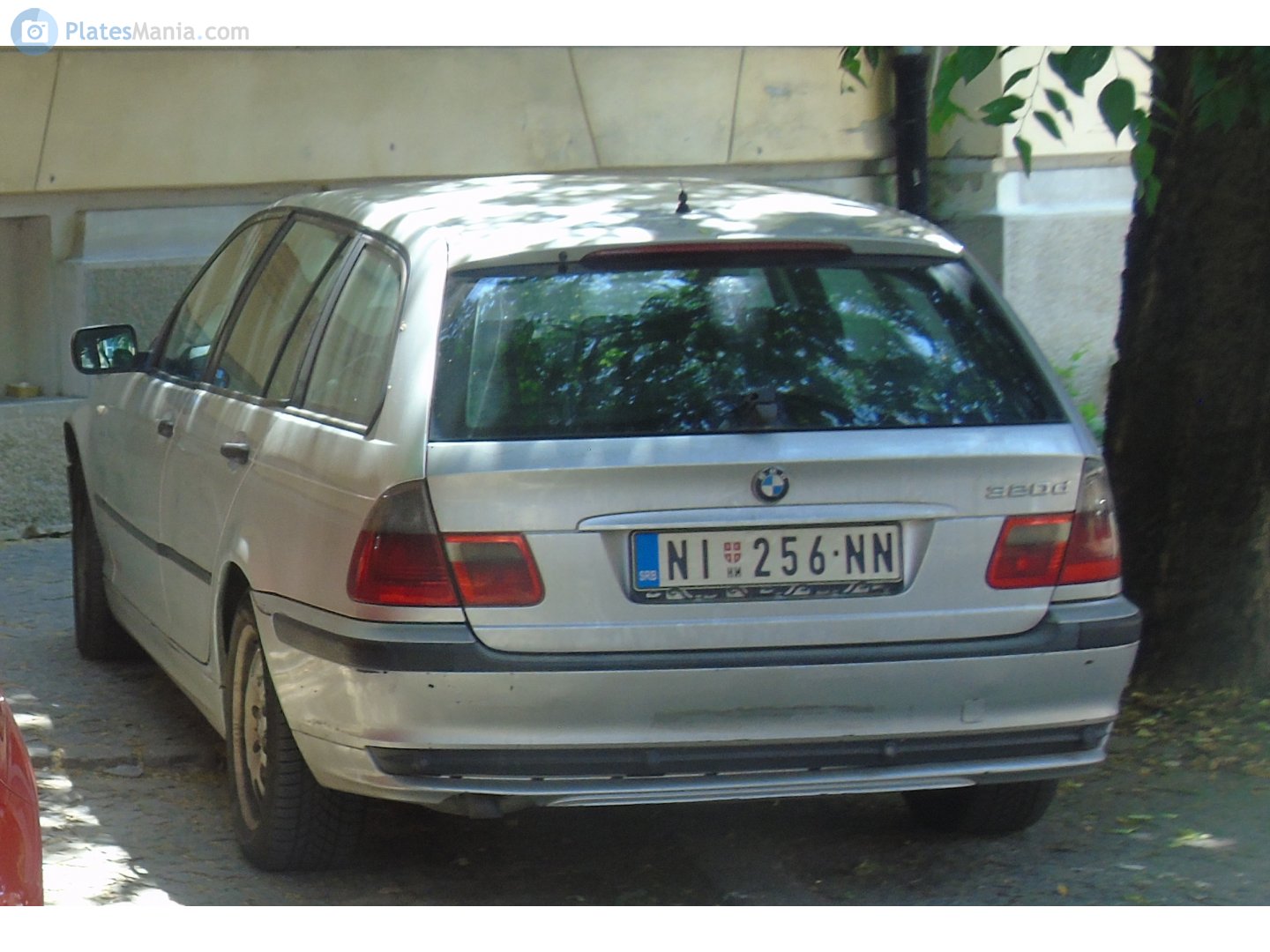 NI 256-NN, BMW 3 Series 4th gen Touring (E46), 1999–2005
