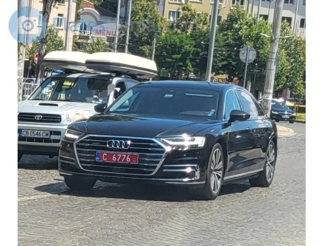 C 6776, Audi A8