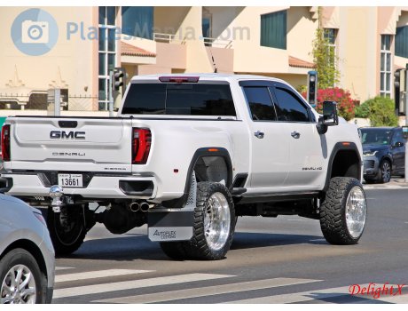 3 13661, GMC Sierra