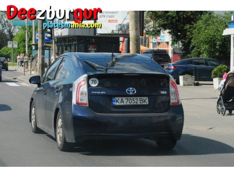 KA 7052 BK, Toyota Prius