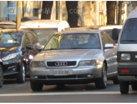 AT 074 KW, Audi A4