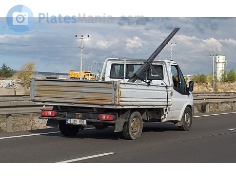 18 KY 690, Ford Transit