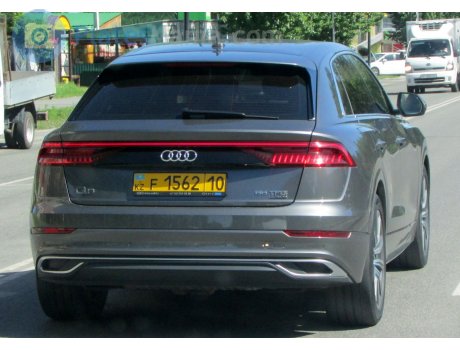 F 1562 10, Audi Q8