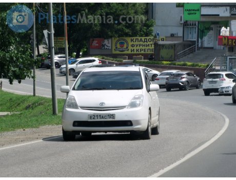 е211ас125, Toyota Prius