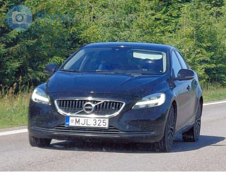 MJL 325, Volvo V40