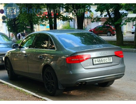 р466ес32, Audi A4