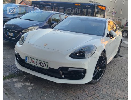 LJ 15-HZD, Porsche Panamera