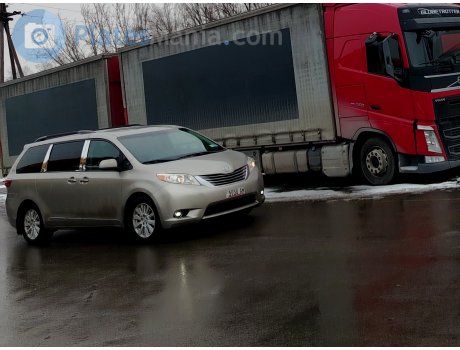 5938 AN, Toyota Sienna