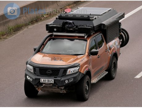 LA11 BUS, Nissan Navara