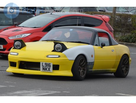 L916 NKX, Eunos Roadster