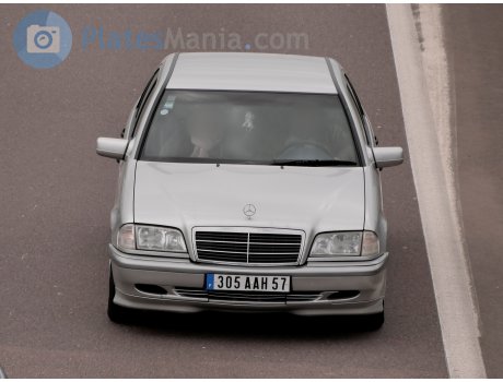 305 AAH 57, Mercedes-Benz C-Klasse
