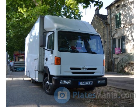 3370 YX 45, Nissan Atleon