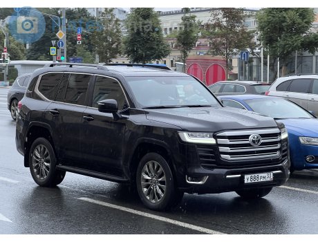 у888рм33, Toyota Land Cruiser