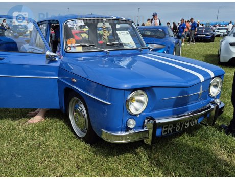 ER-879-GR, Renault 8