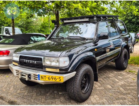 NT-696-S, Toyota Land Cruiser
