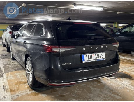 1AH X943, Skoda Superb
