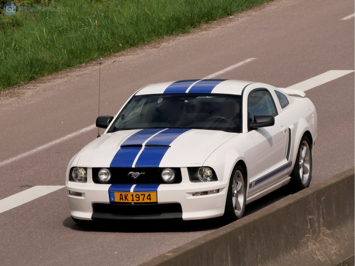 AK 1974, Ford Mustang 5th gen 2-door Coupé (S197), 2004–2009