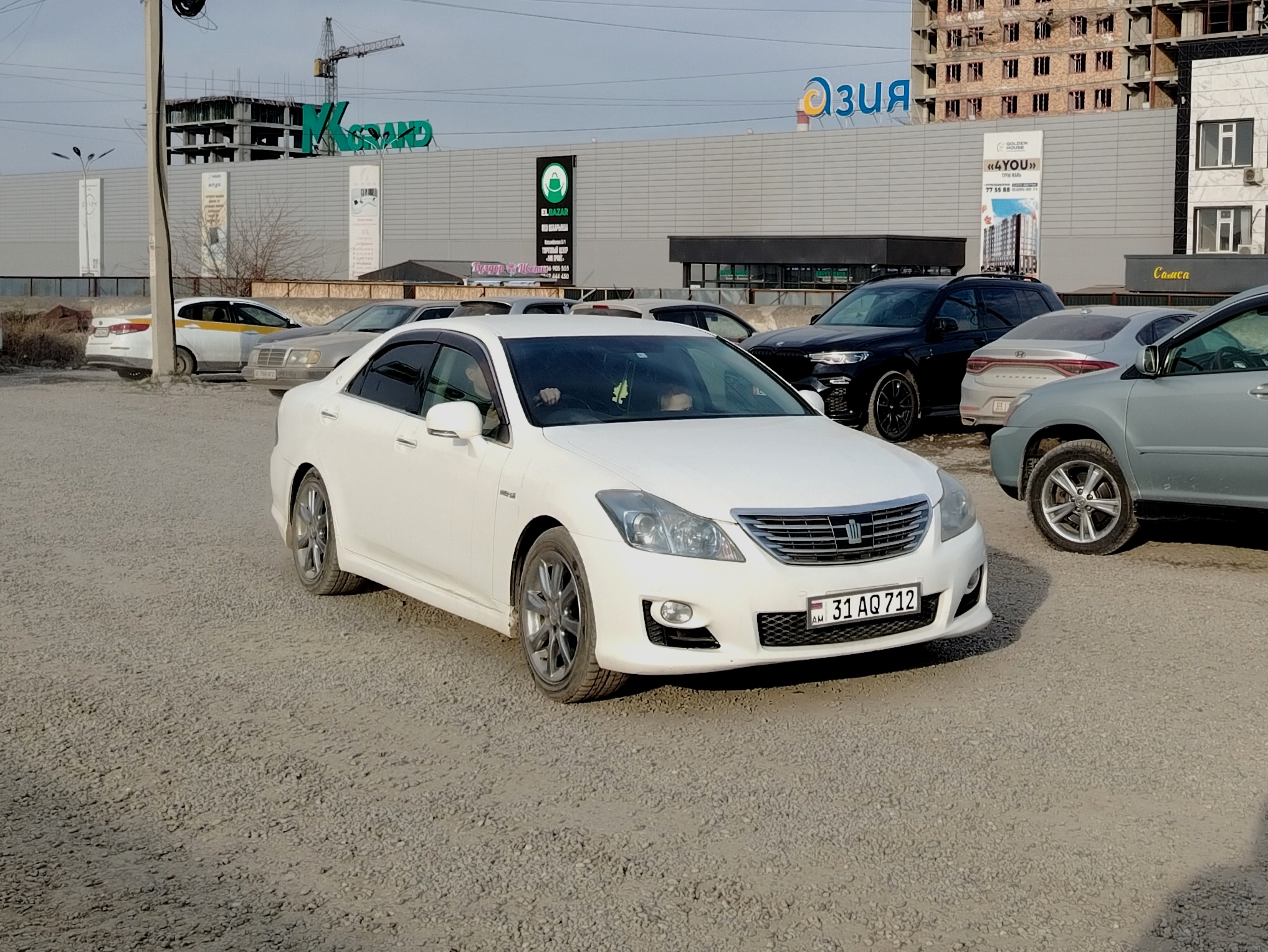 31 AQ 712, Toyota Crown 13th gen (S200), 2008–2012  (­–2015 for CN-market)
