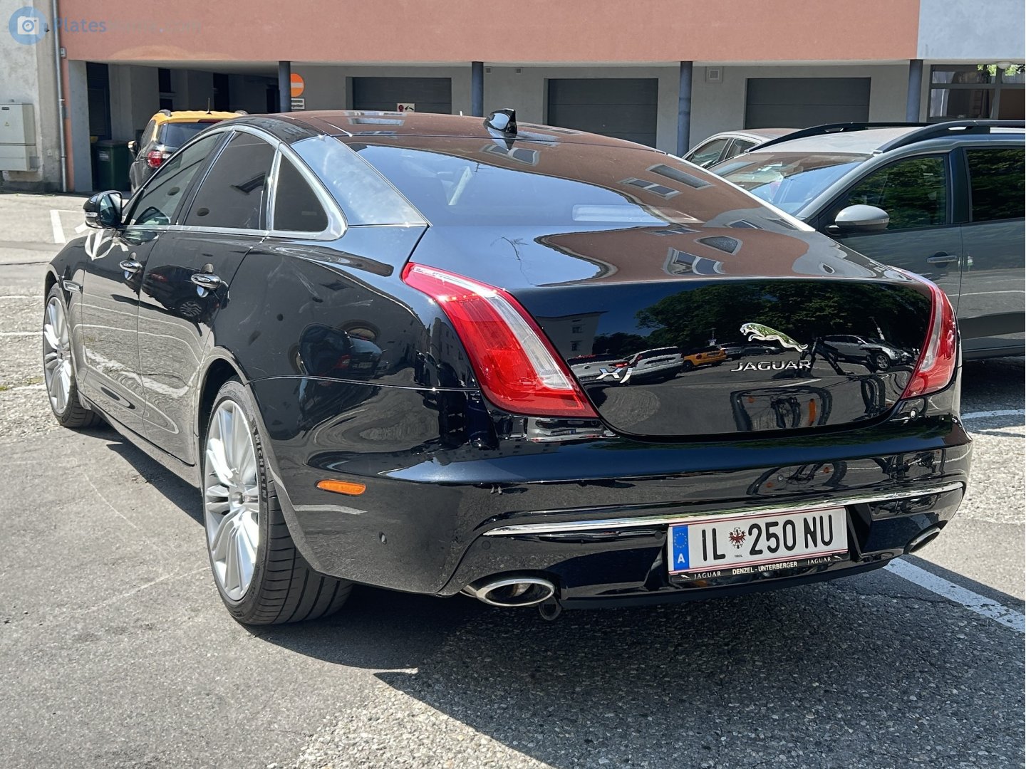 IL 250 NU, Jaguar XJ 6th gen (X351), 2009–2019