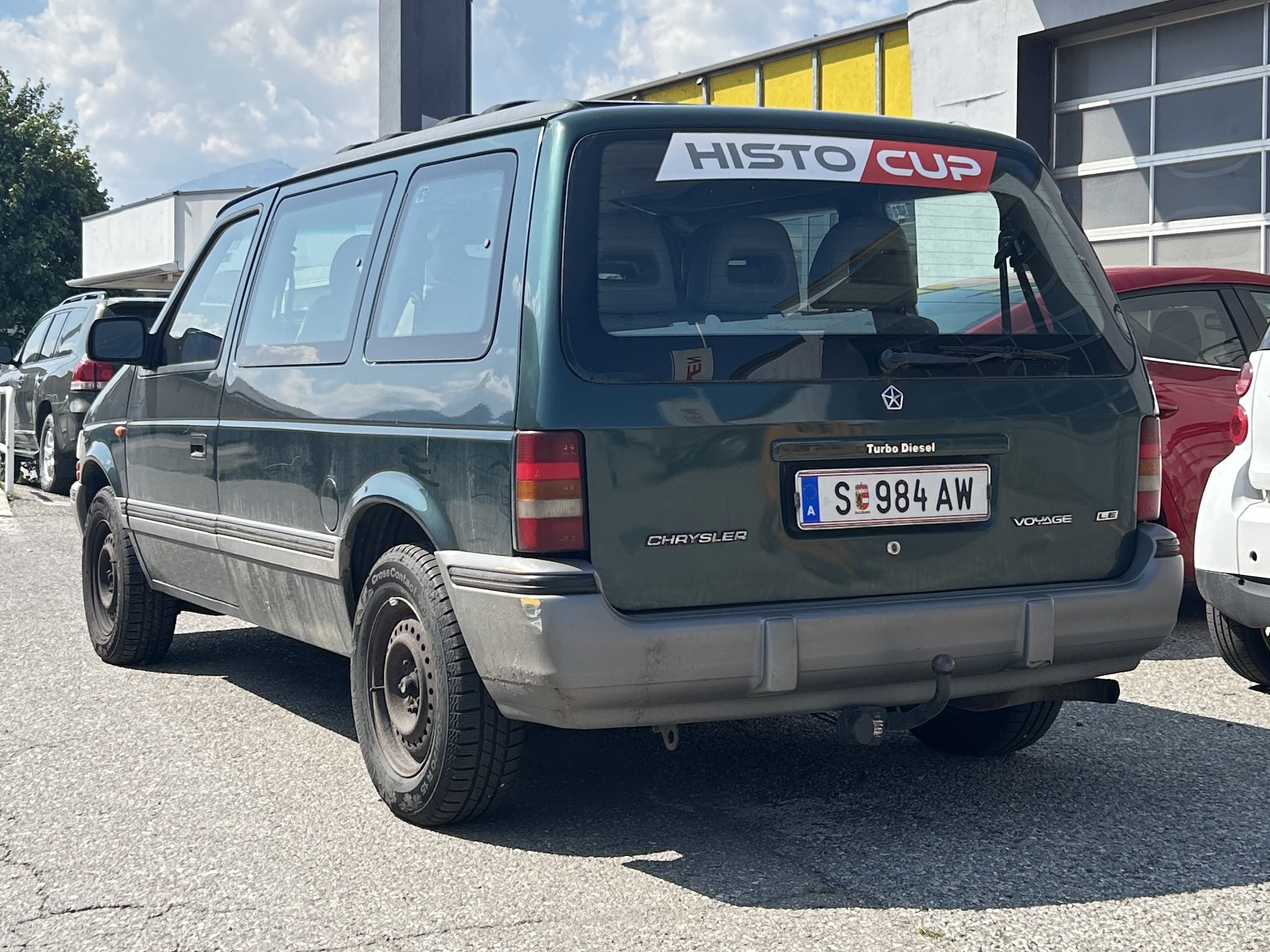 S 984 AW, Chrysler Voyager 2nd gen (AS), 1990–1995