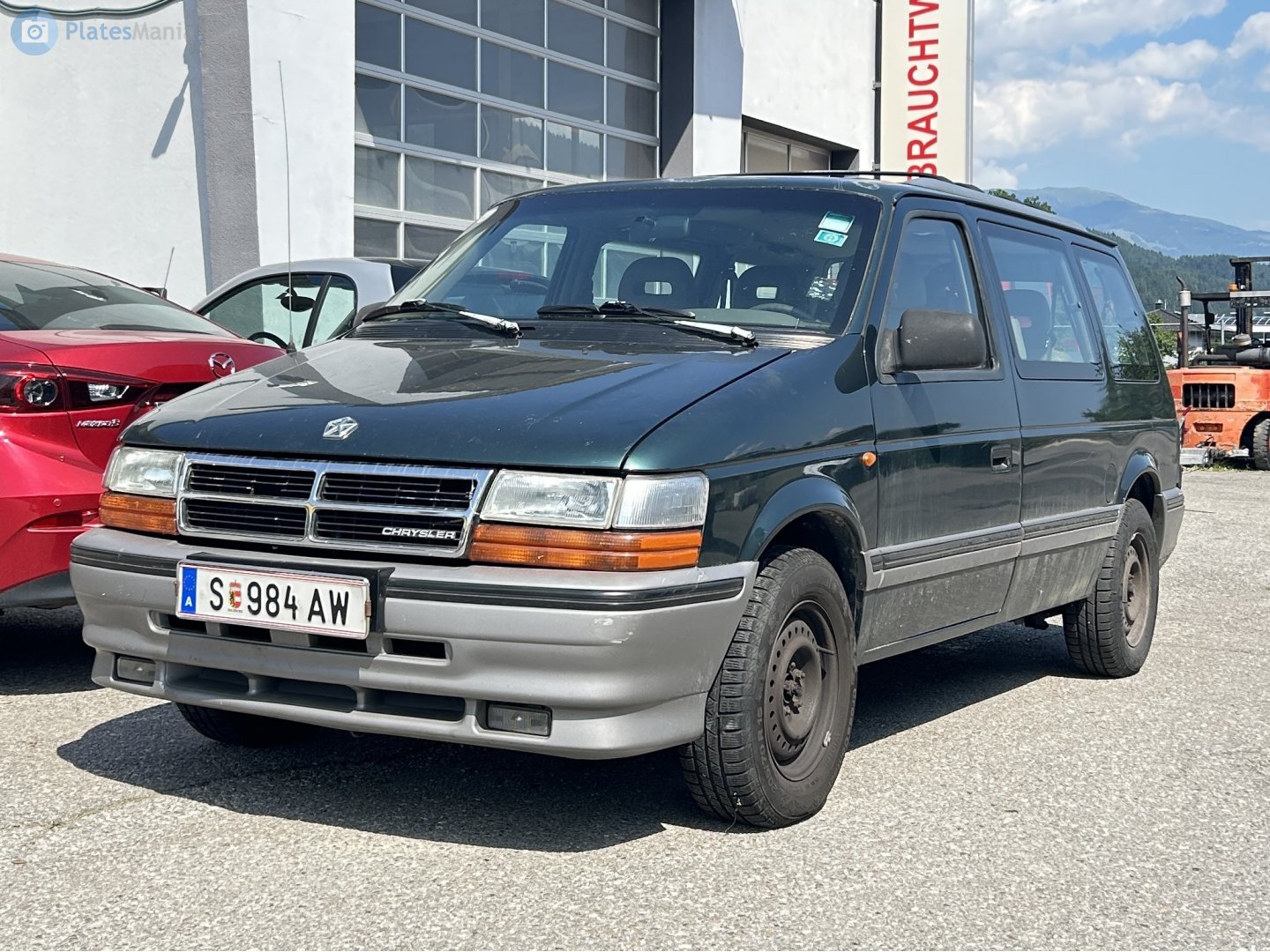 S 984 AW, Chrysler Voyager 2nd gen (AS), 1990–1995