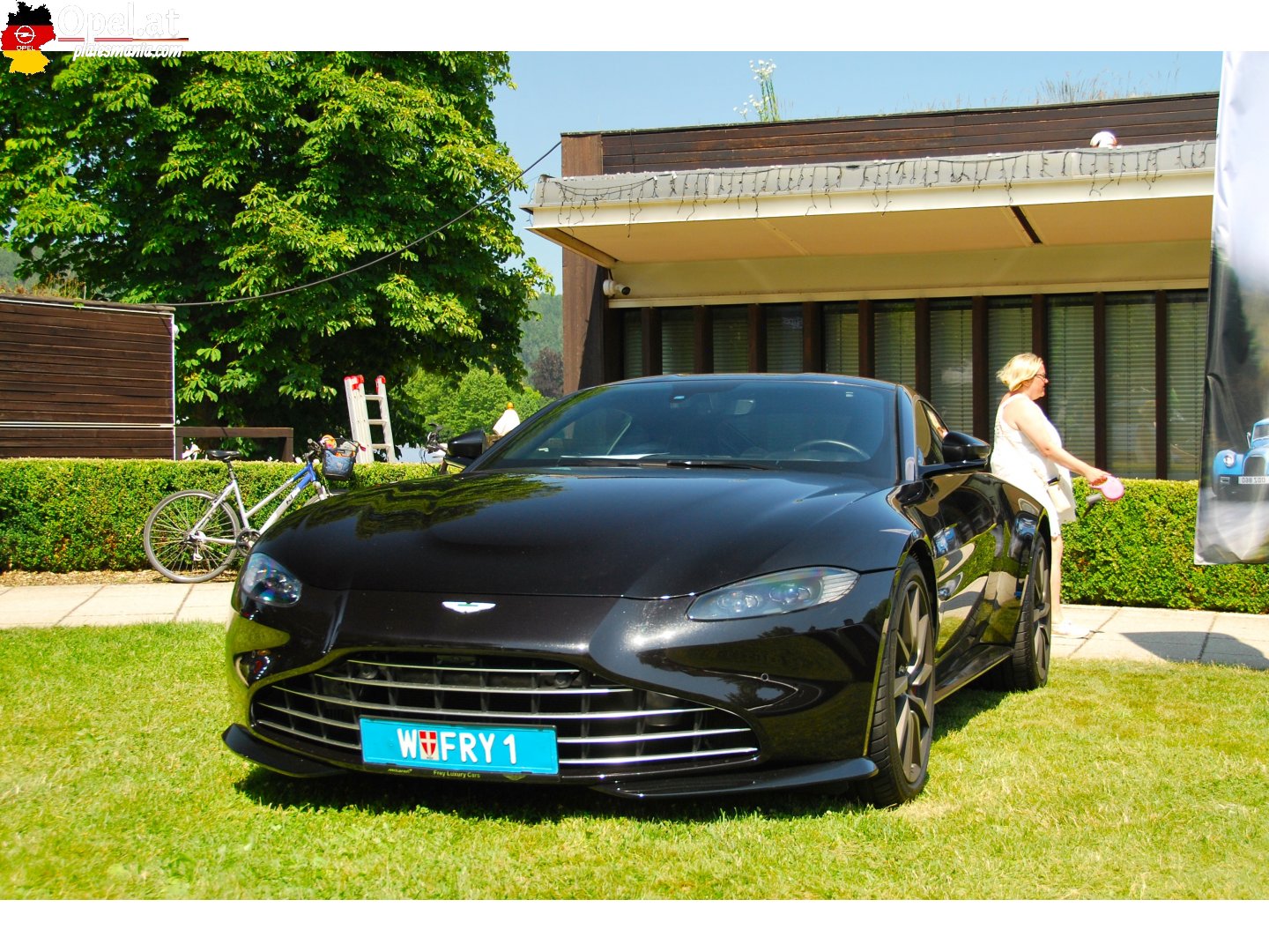 W FRY 1, Aston Martin V8 Vantage 