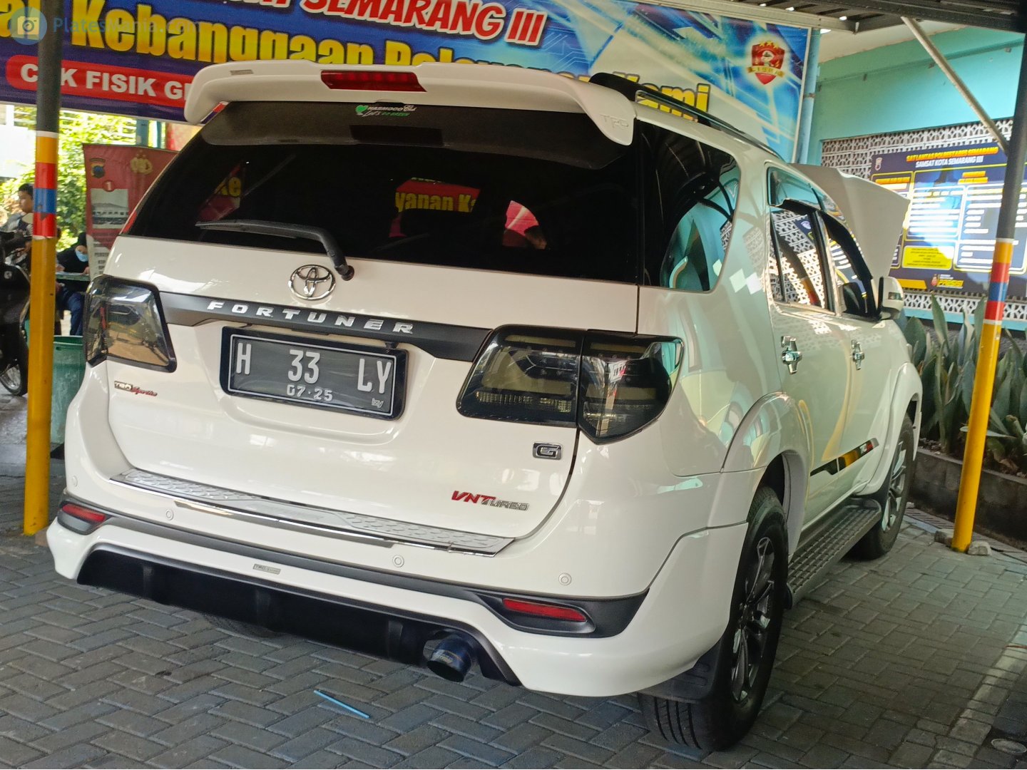 H 33 LY, Toyota Fortuner 1st gen (AN50/60), facelift, 2011–2015