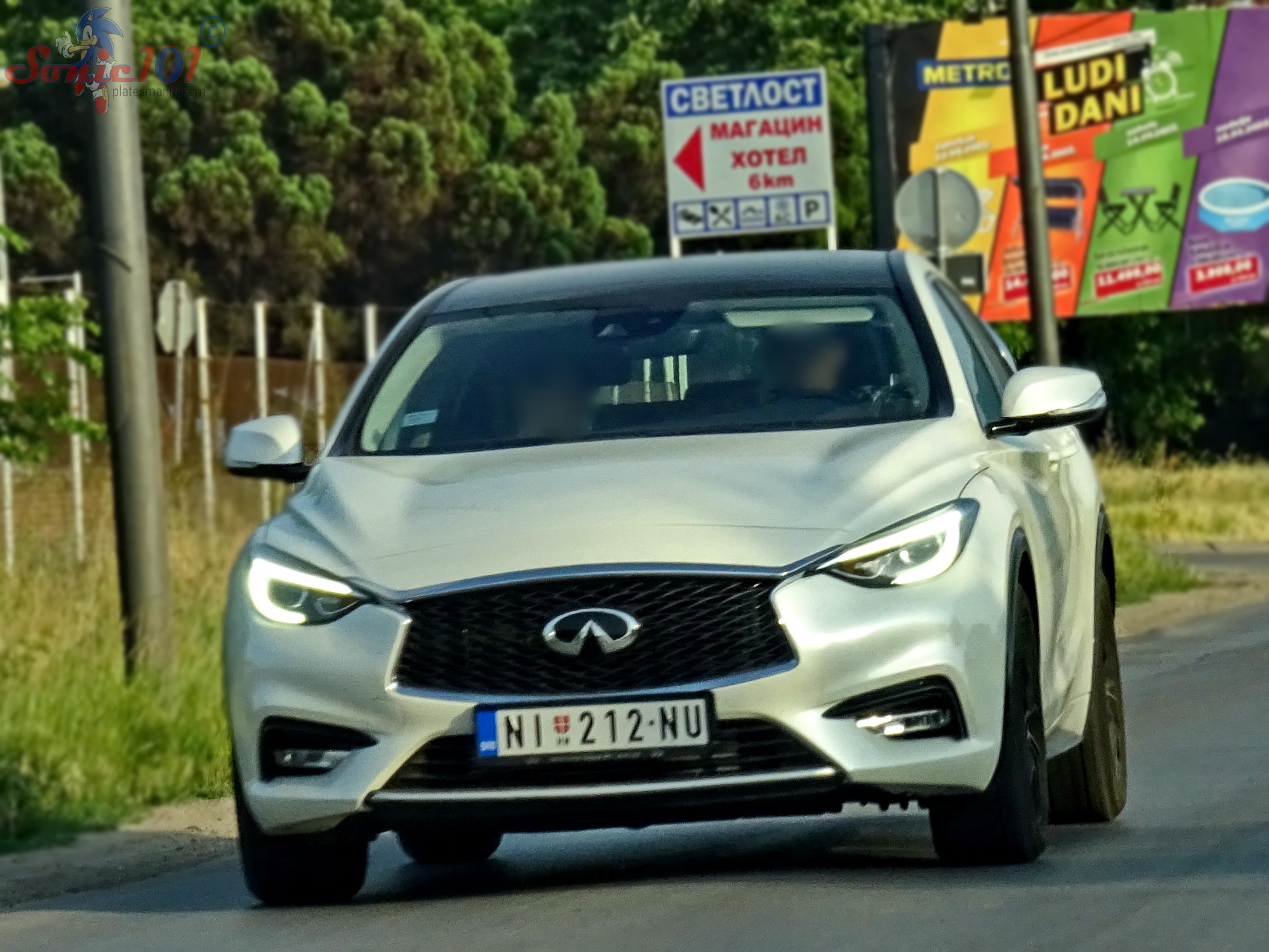 NI 212-NU, Infiniti Q30 1st gen (H15), 2015–2019