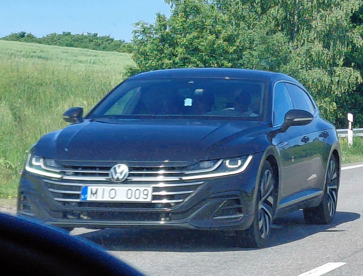 MIO 009, Volkswagen Arteon 1st gen Shooting Brake (3H9), 2020–2025