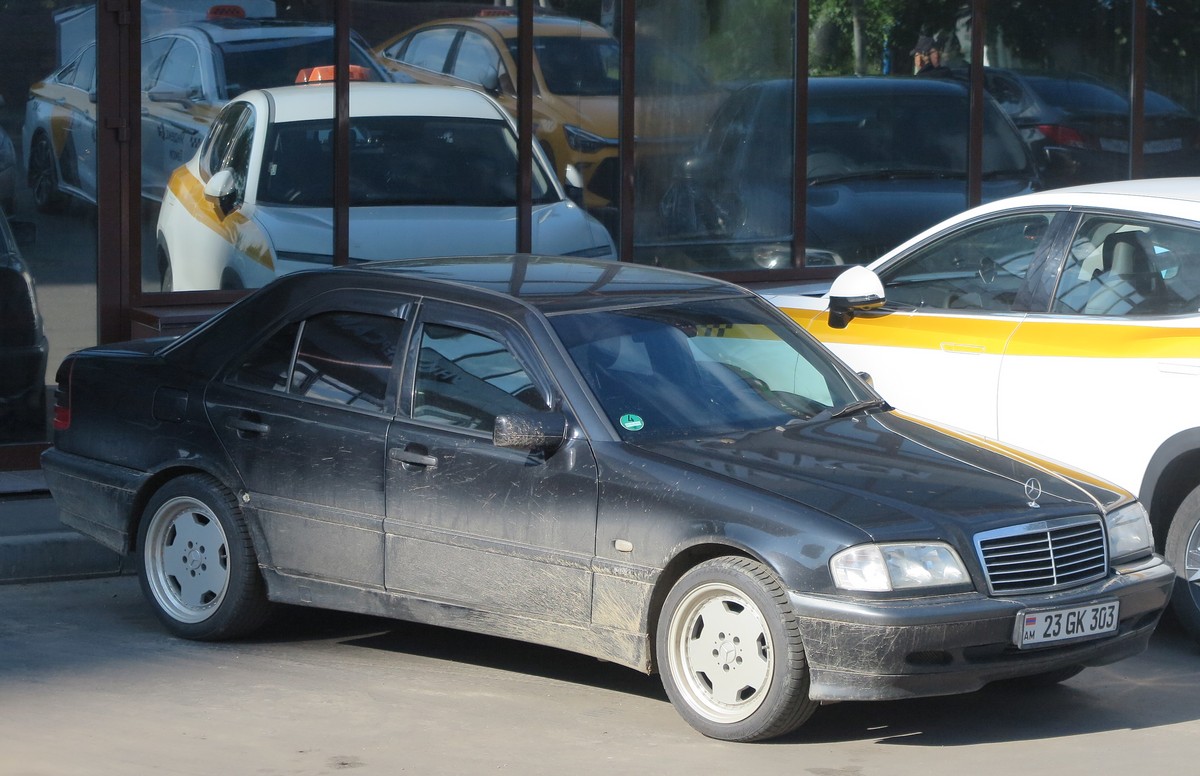 23 GK 303, Mercedes-Benz C-Klasse 1st gen Sedan (W202), 1993–2000