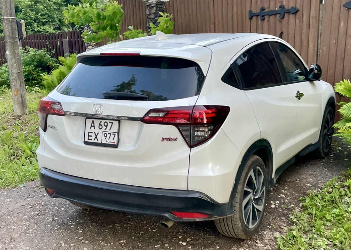 а 697 ех 977, Honda Vezel 1st gen (RU), 2013–2021