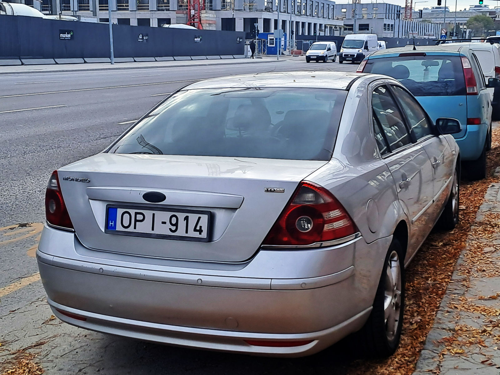 OPI-914, Ford Mondeo 2nd gen Sedan/Liftback (Mk3; CD132), 2000–2007