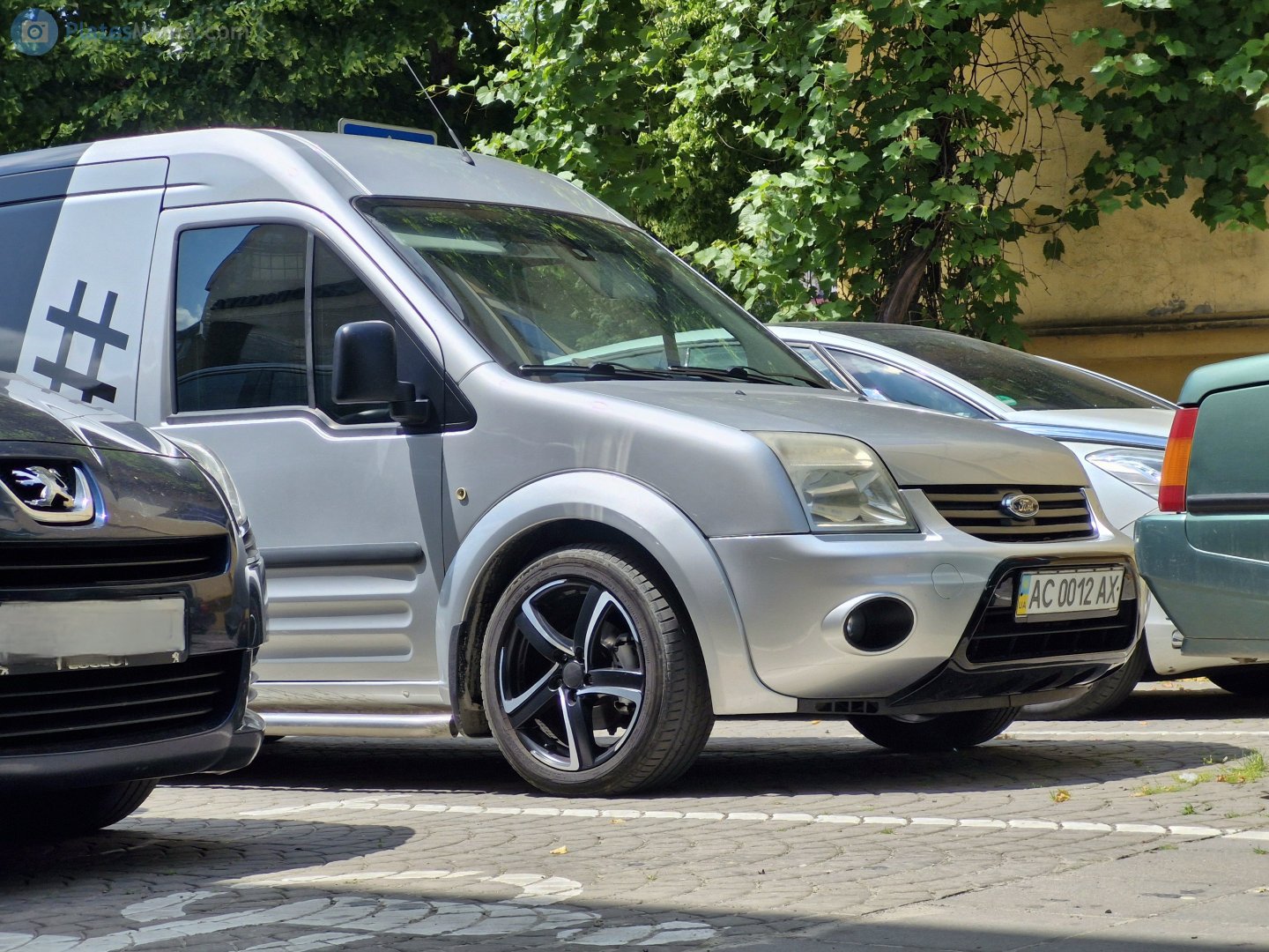 AC 0012 AX, Ford Transit Connect 
