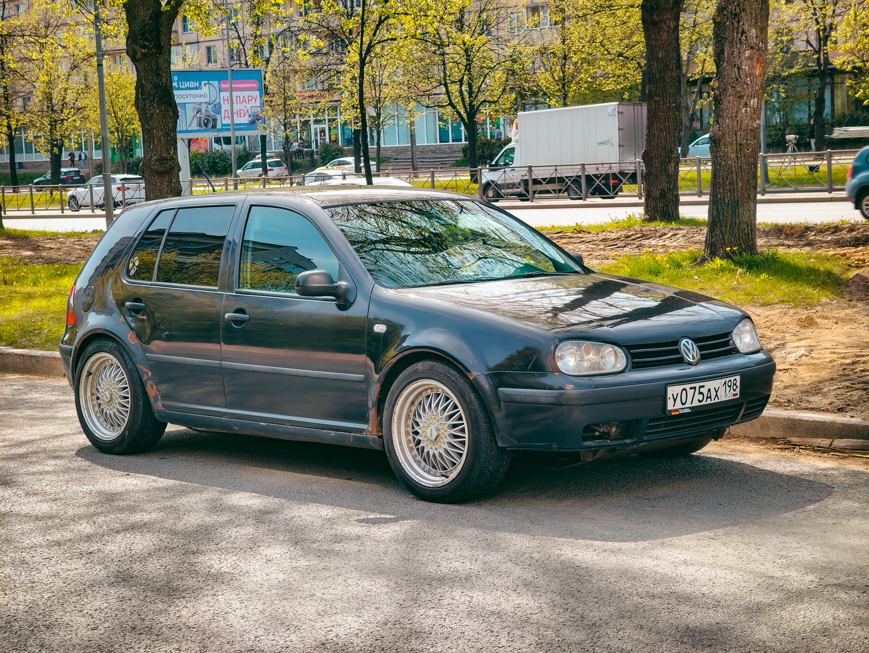 у 075 ах 198, Volkswagen Golf 