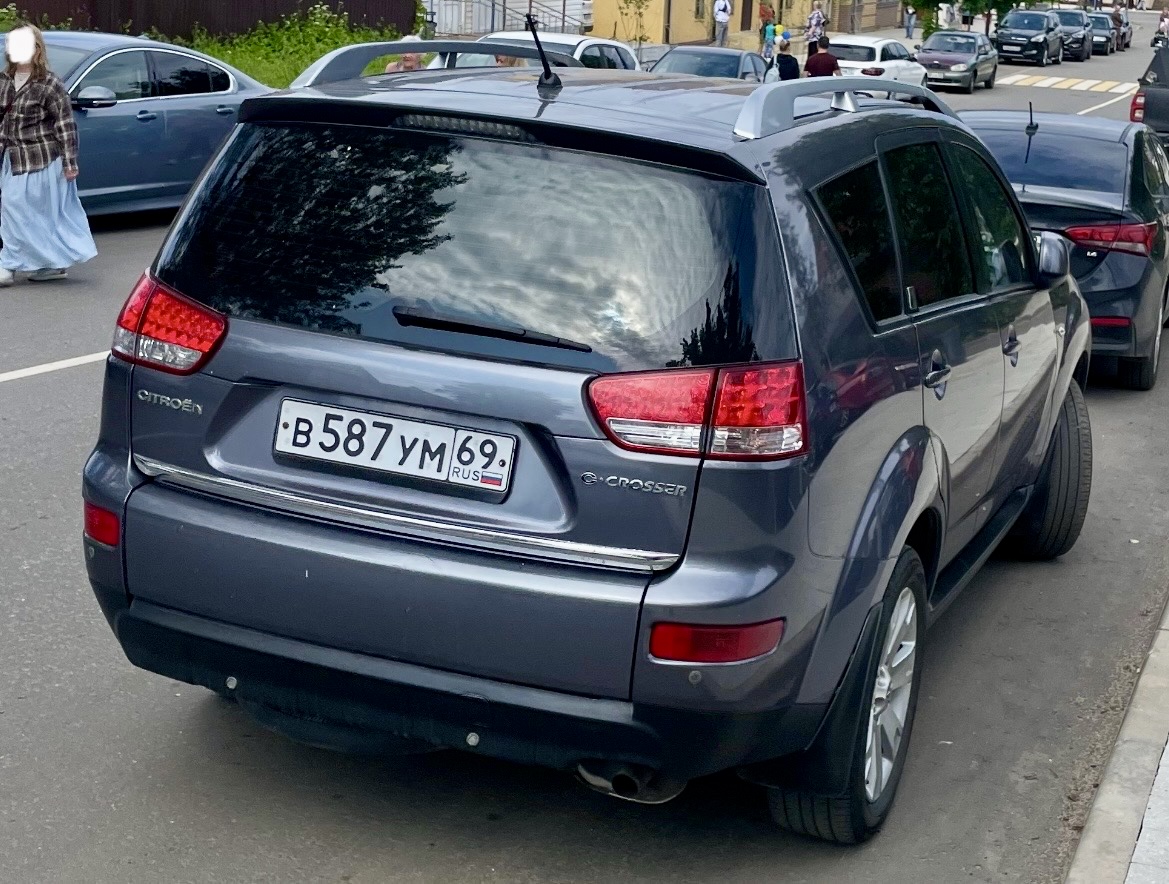 в 587 ум 69, Citroёn C-Crosser 1st gen (GS), 2008–2013