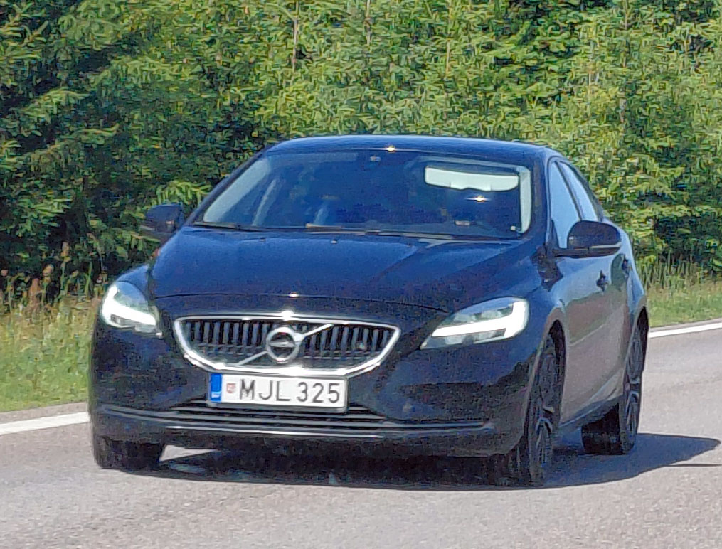 MJL 325, Volvo V40 2nd gen (526), 2013–2019