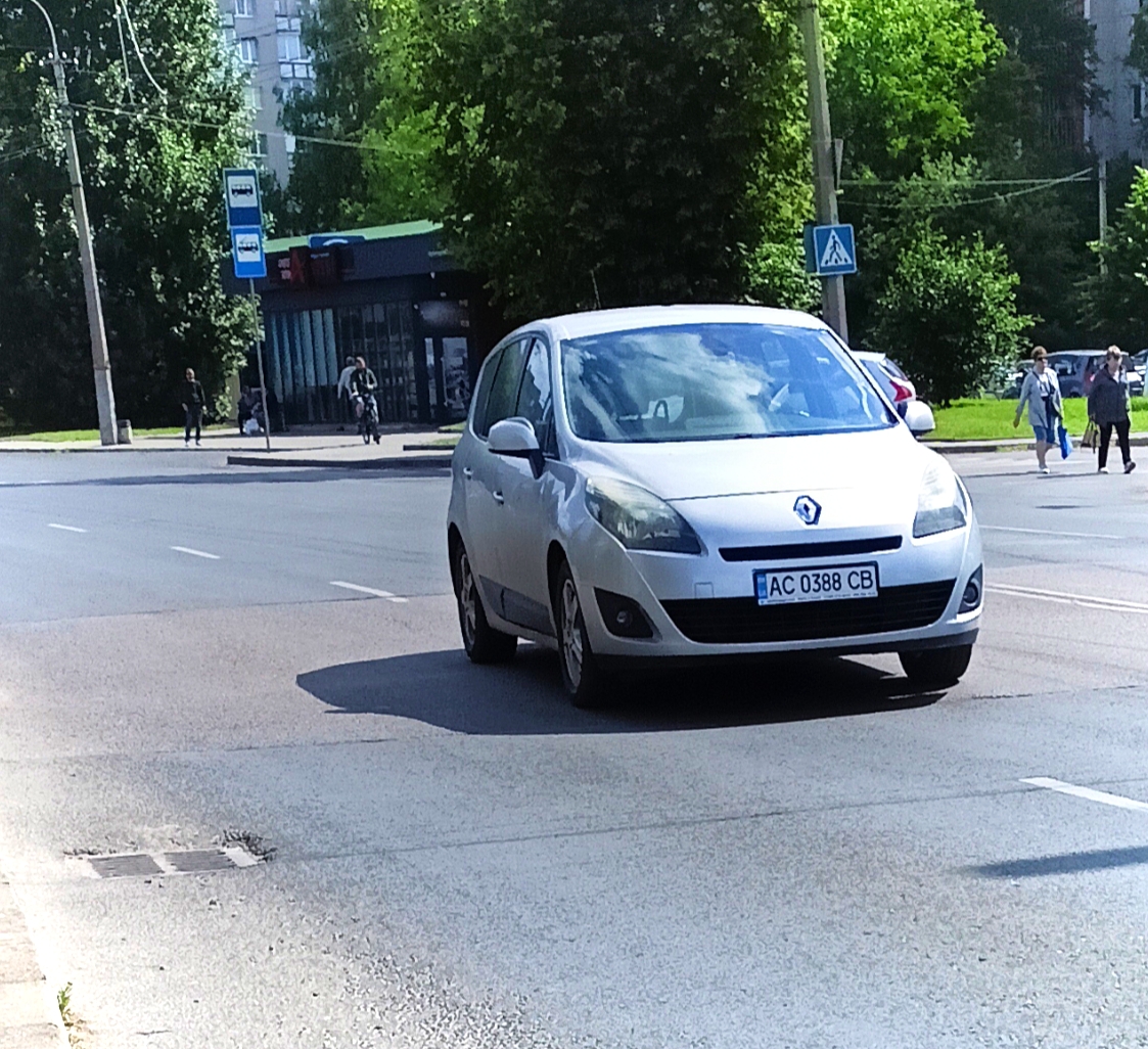 AC 0388 CB, Renault Scénic 