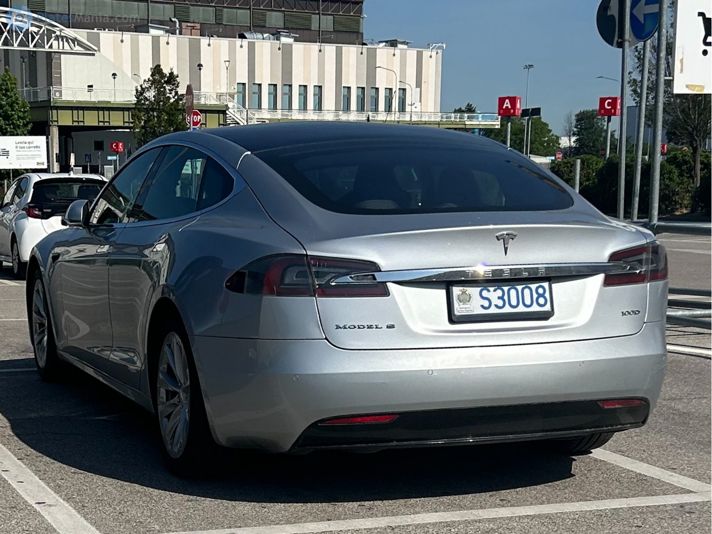 S3008, Tesla Model S 1st gen (5YJS), 2012–